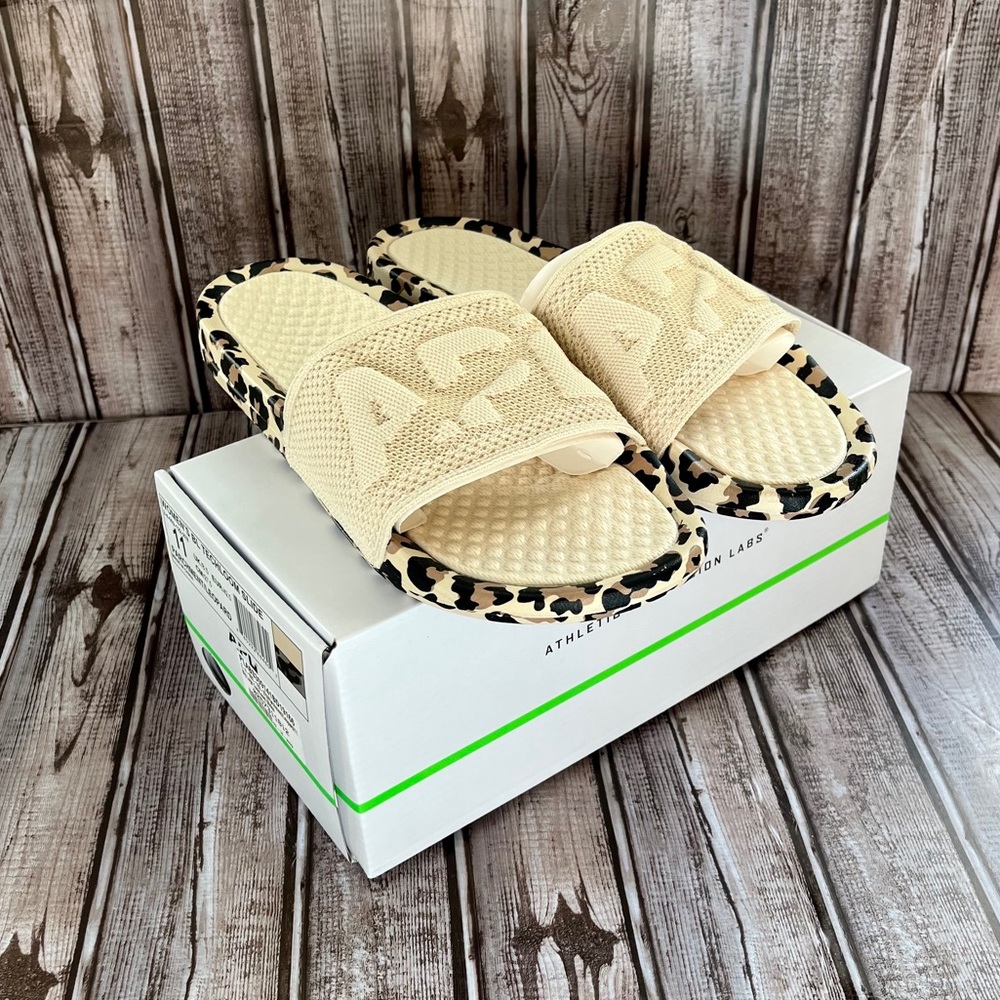 APL Big Logo TechLoom Slides Cream/Leopard Size 11